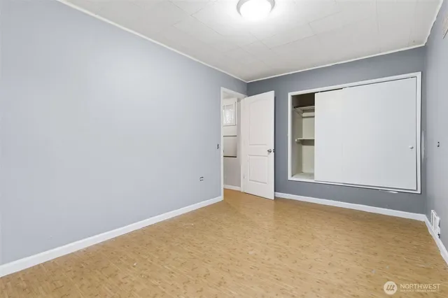 an empty room with window