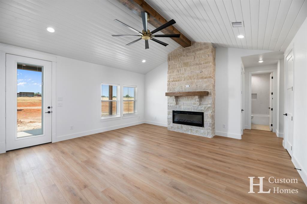 2485 Cotton Dale Road Springtown, TX 76082 - Photo 8 of 35 Gallery Image 8