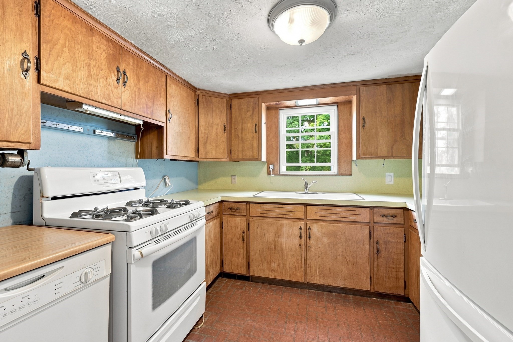 200 Hockanum Road Hadley, MA 01035 - Photo 11 of 41 Gallery Image 11