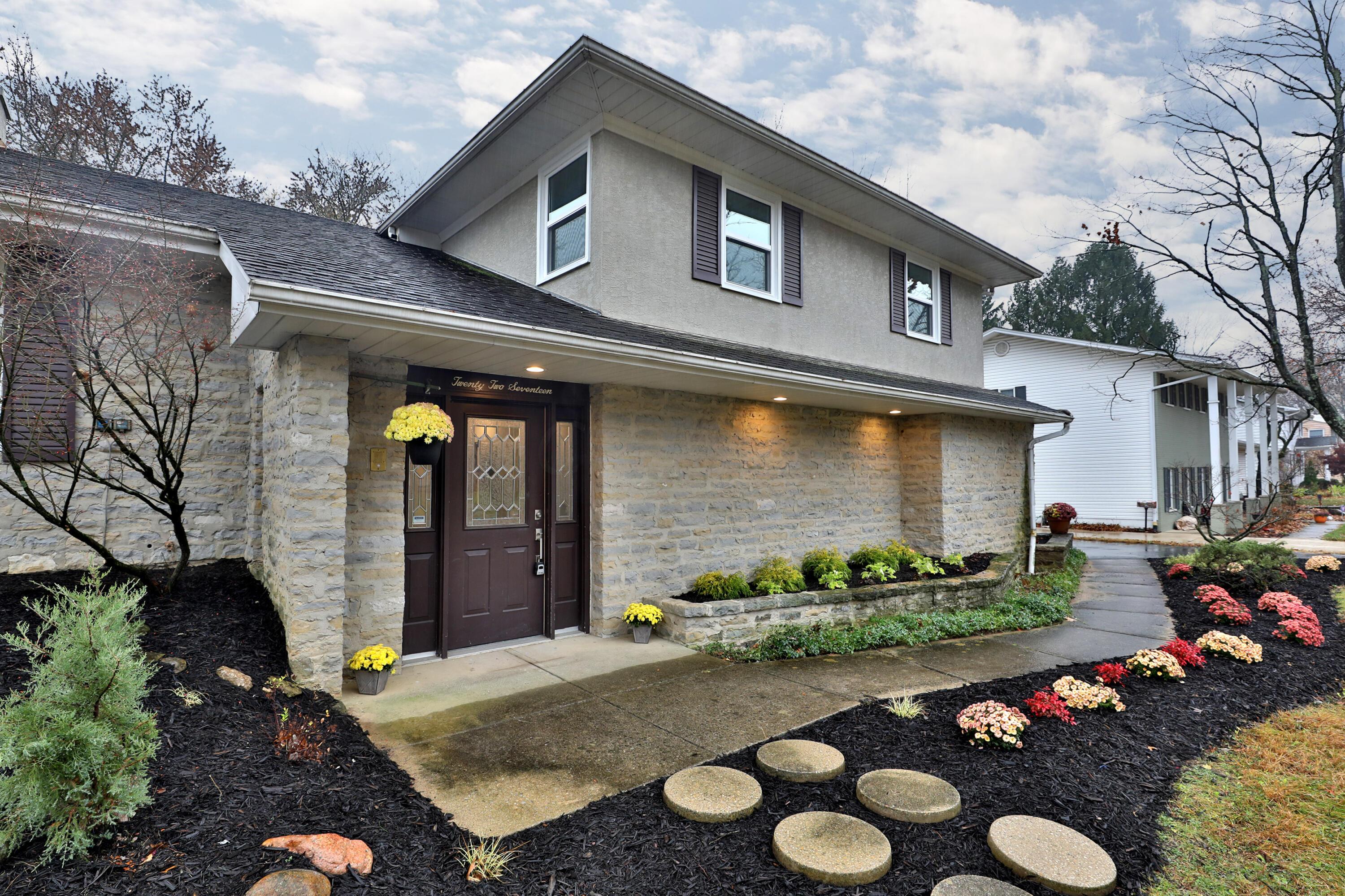 2217 Haverford Road Columbus, OH 43220 - Photo 3 of 50 2217-Haverford-03