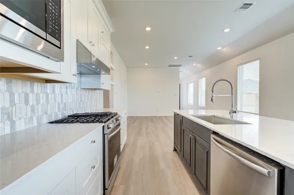 $2,490 | 27006 Coco Flower Lane, Katy, TX 77493