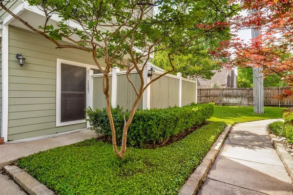 $1,395 | 6220 Bentwood Trail, Unit 1207, Dallas, TX 75252