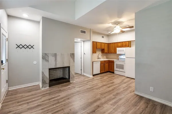 $1,395 | 6220 Bentwood Trail, Unit 1207, Dallas, TX 75252