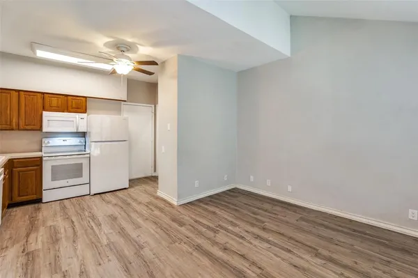 $1,395 | 6220 Bentwood Trail, Unit 1207, Dallas, TX 75252