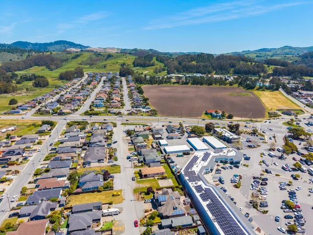 $299,000 | 411 Belleville Boulevard, Half Moon Bay, CA 94019