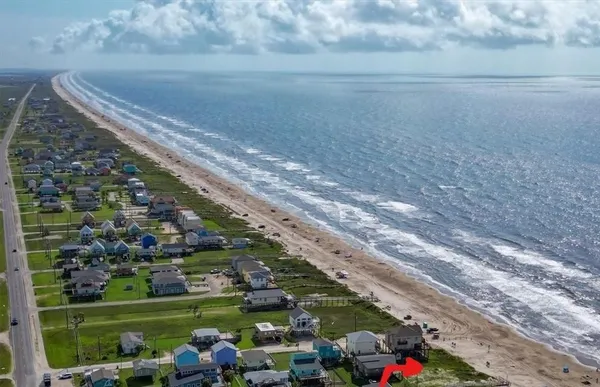 $250,000 | 126 Detenbeck Avenue, Surfside Beach, TX 77541