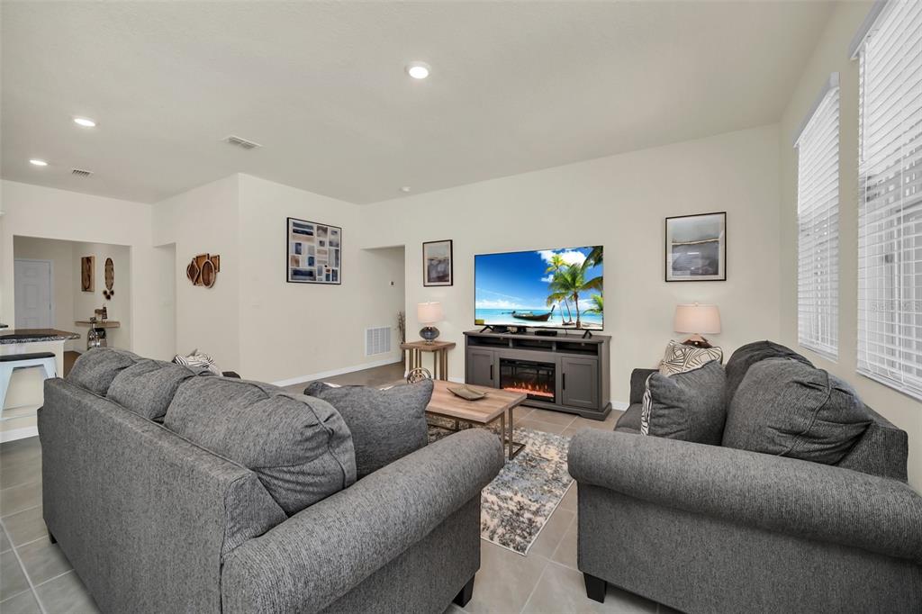 7876 Oak Reflection Loop Davenport, FL 33837 - Photo 14 of 56