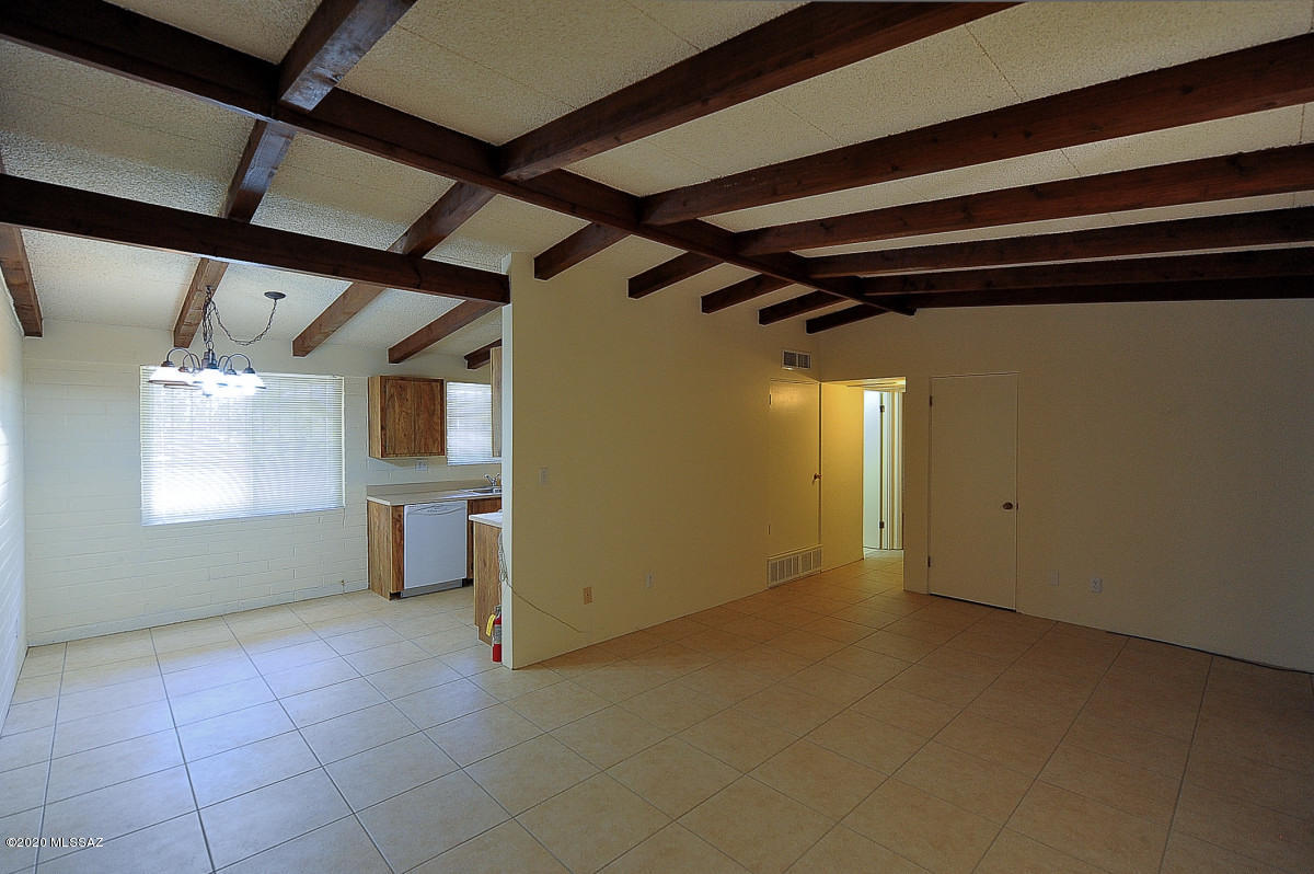 5901 North Oracle Road Tucson, AZ 85704 - Photo 3 of 17