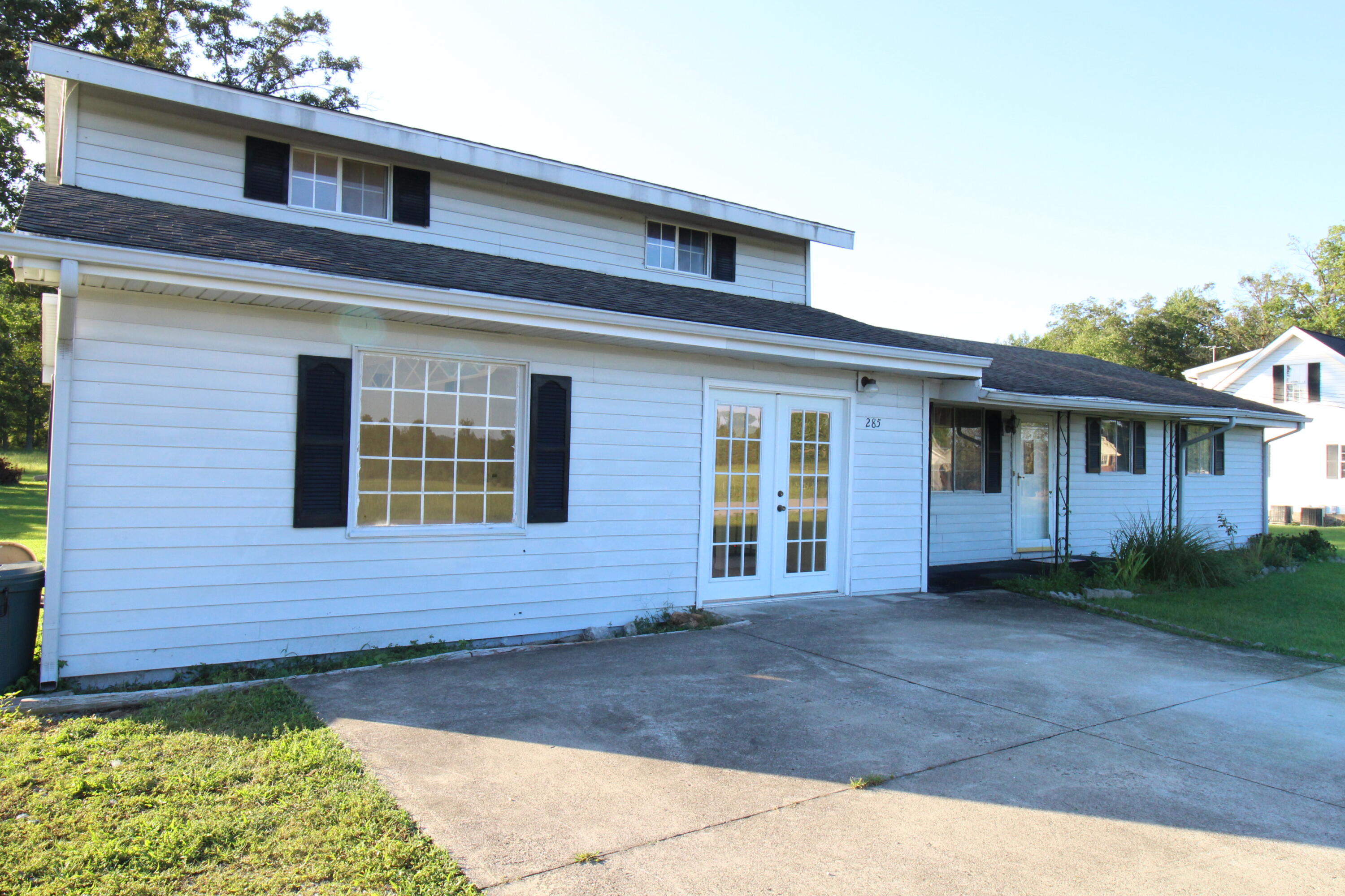 285 Compton Road Jeffersonville, KY 40337 - Photo 1 of 41 Front