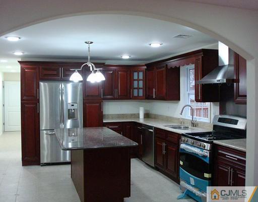 34 Timber Road Edison, NJ 08820 - Photo 5 of 9