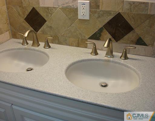 34 Timber Road Edison, NJ 08820 - Photo 8 of 9