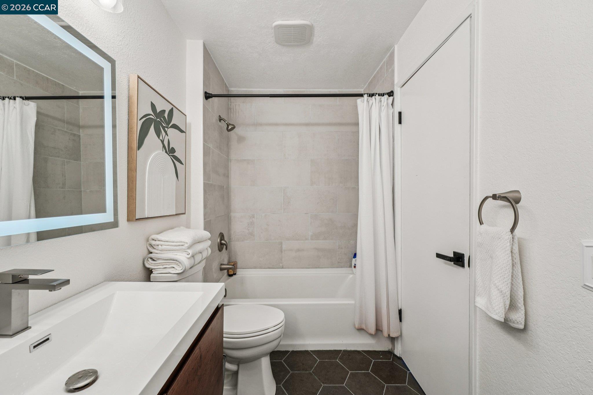 2 Lakeview Court Novato, CA 94947 - Photo 25 of 35