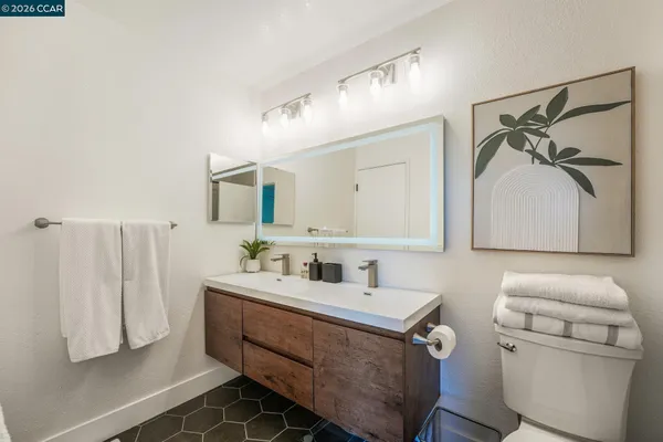 $515,000 | 2 Lakeview Court, Novato, CA 94947