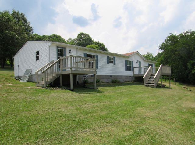 Attractive home in a peaceful setting. Very little traffic so it's always quiet.  Near the Cordell Hull Lake - check out this video!  https://www.facebook.com/lessjunkmorejourney/videos/492794017584706/