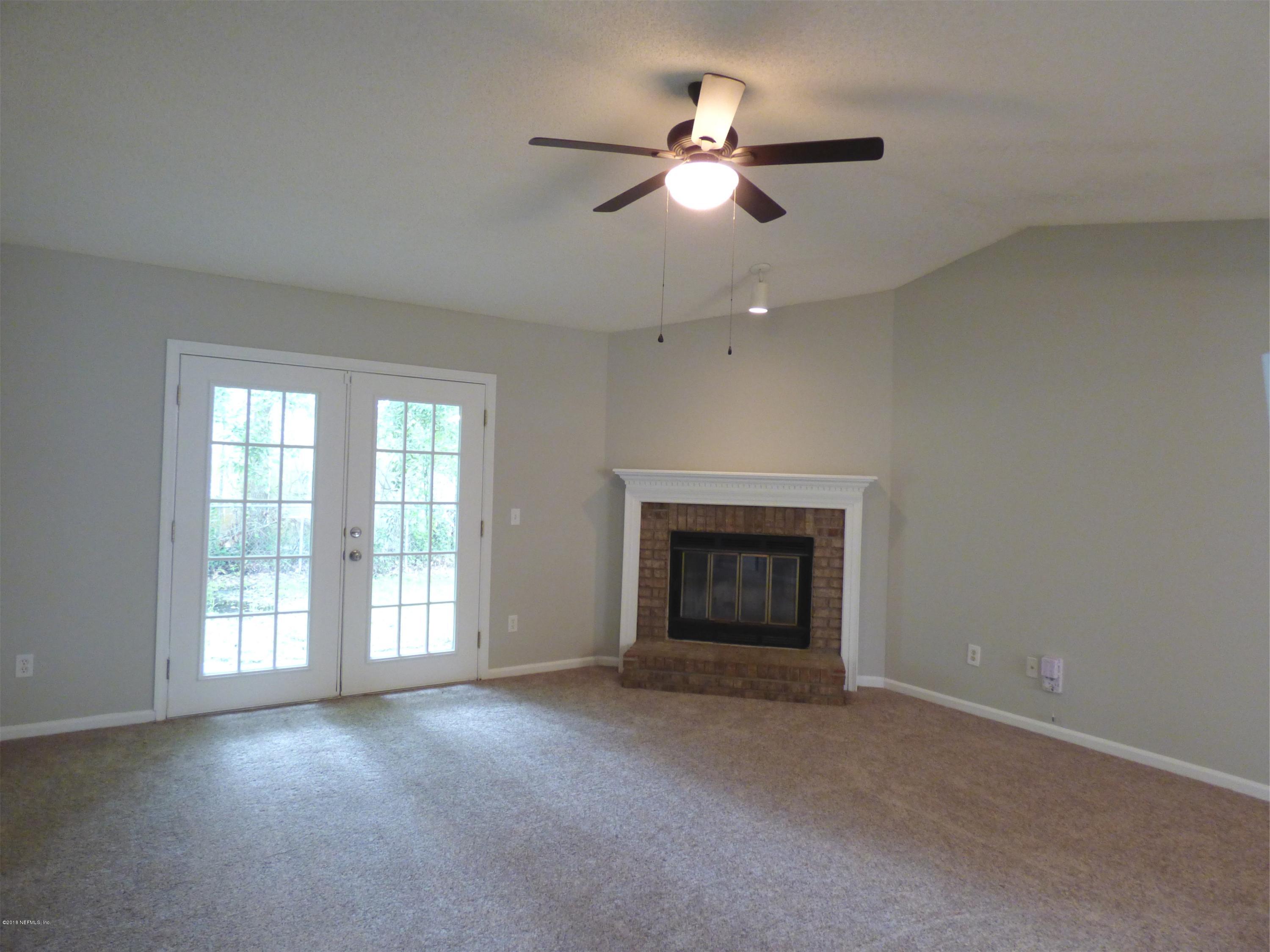 10825 Rutherford Court Jacksonville, FL 32257 - Photo 2 of 12 FAMILY ROOM