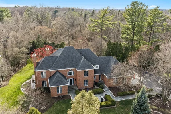 $995,000 | 825 Persimmon Drive, St. Charles, IL 60174