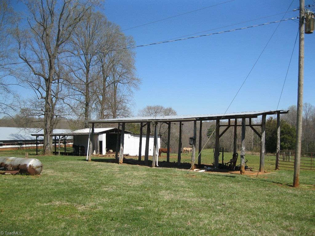3053 Fairview Farm Road Asheboro, NC 27205 - Photo 5 of 19 Gallery Image 5