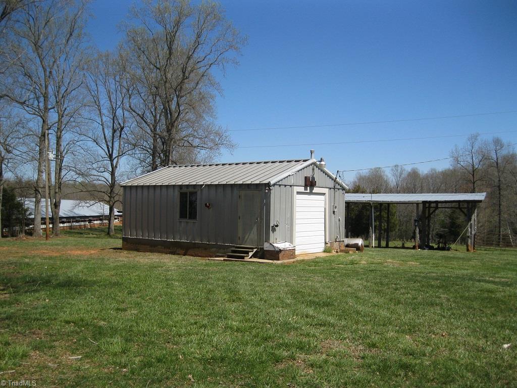 3053 Fairview Farm Road Asheboro, NC 27205 - Photo 9 of 19 Gallery Image 9