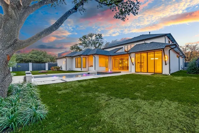 a view of outdoor space yard and patio