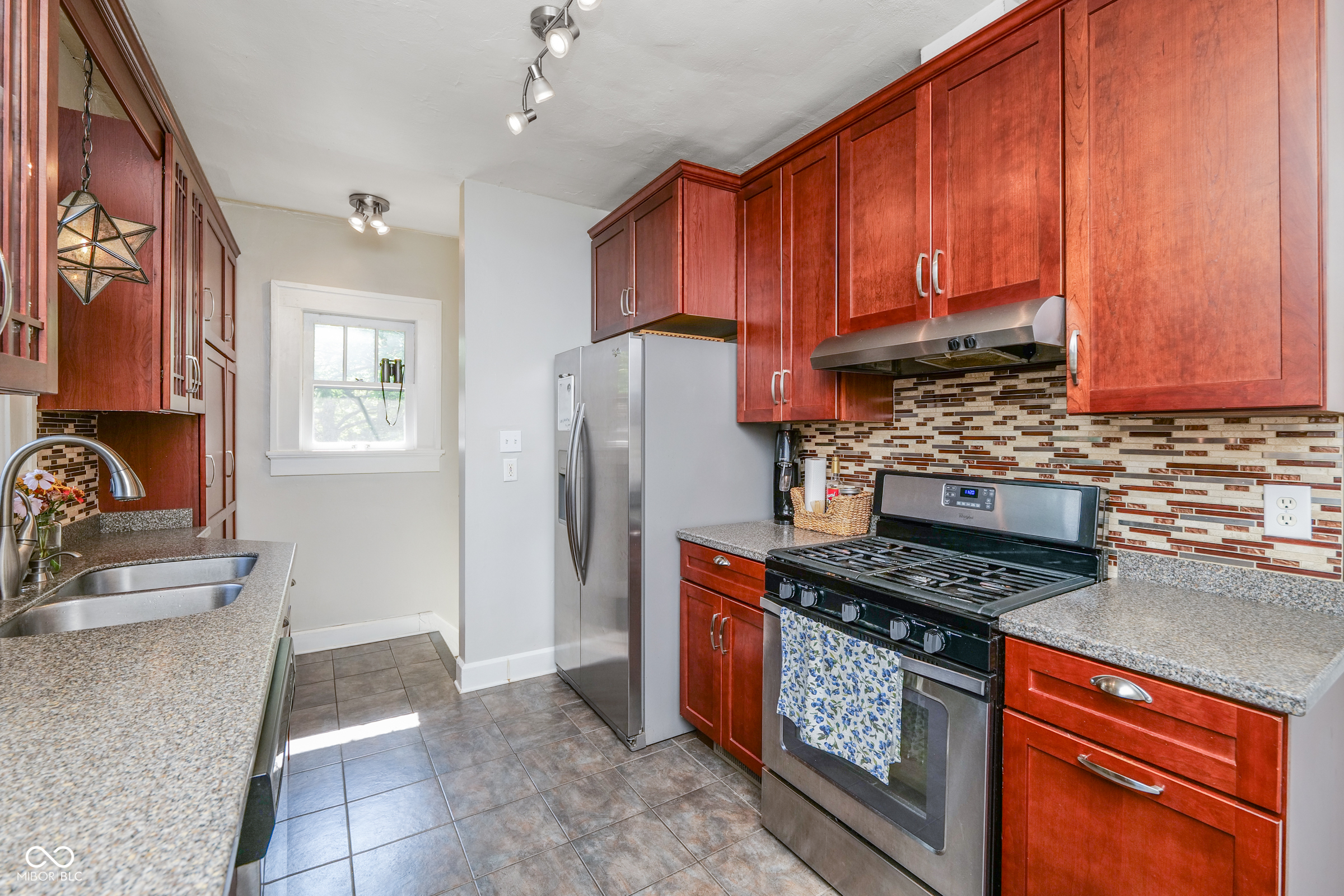 341 Poplar Road Indianapolis, IN 46219 - Photo 12 of 26 Gallery Image 12