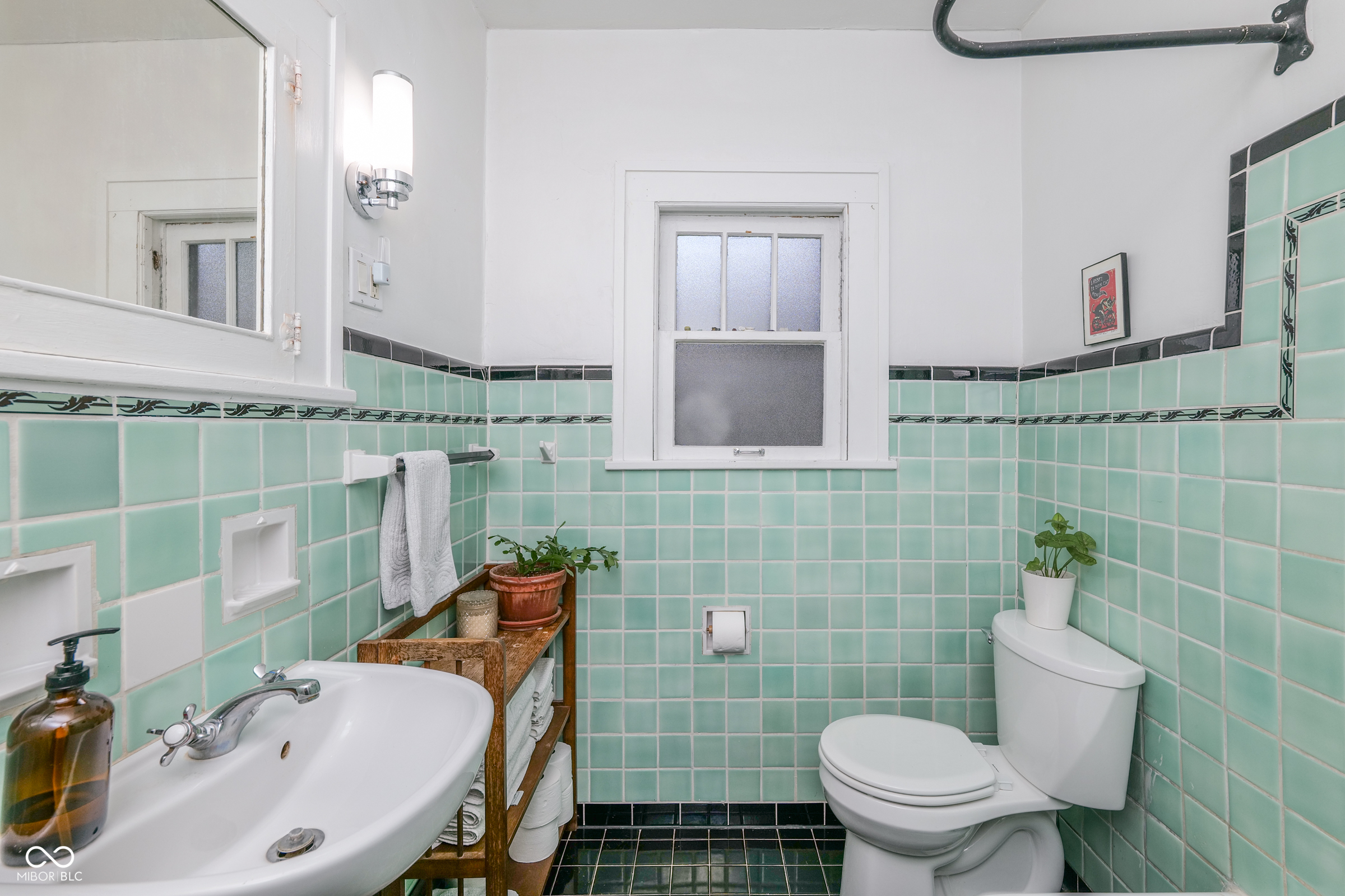 341 Poplar Road Indianapolis, IN 46219 - Photo 15 of 26 Gallery Image 15