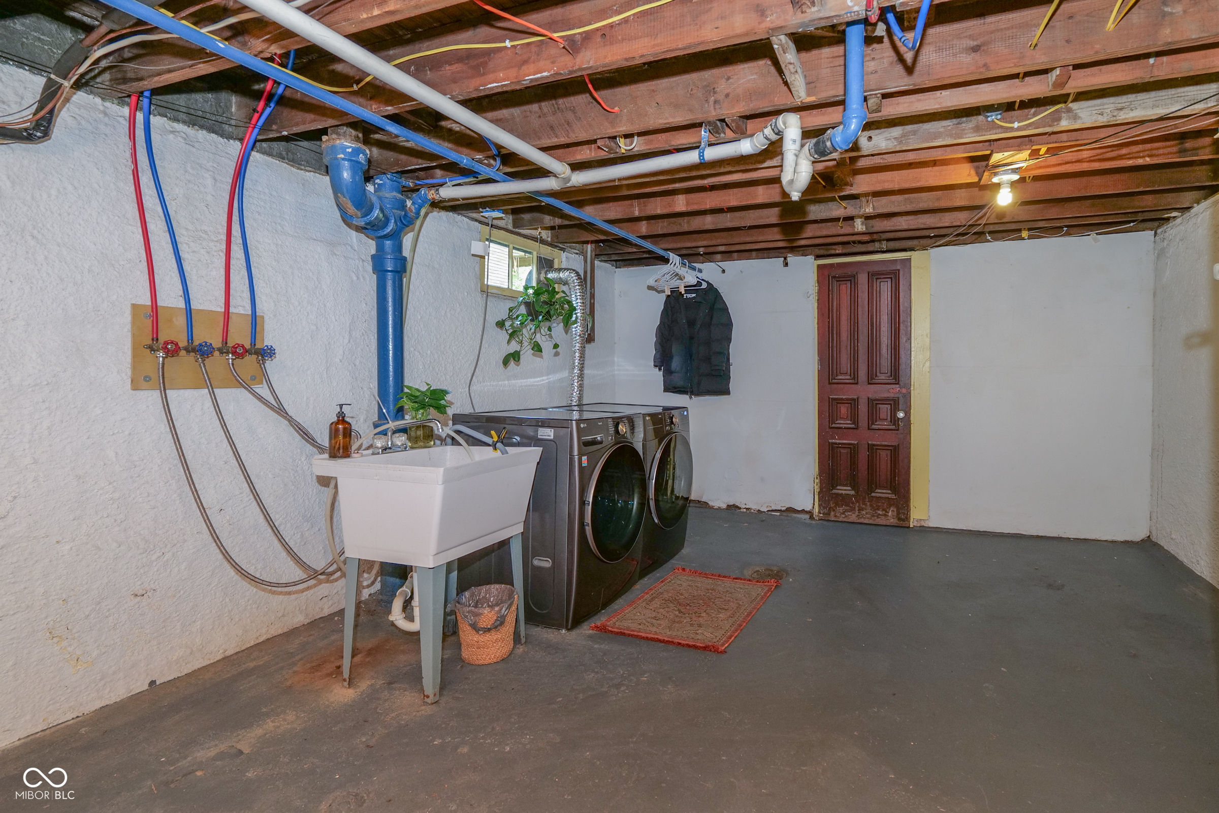 341 Poplar Road Indianapolis, IN 46219 - Photo 20 of 26 Gallery Image 20