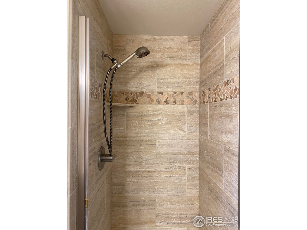 536 Taylor Road Lyons, CO 80540 - Photo 36 of 40 Custom Tile