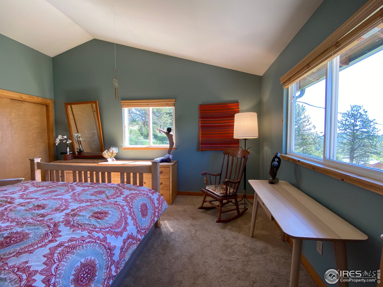 536 Taylor Road Lyons, CO 80540 - Photo 8 of 40 Primary bedroom