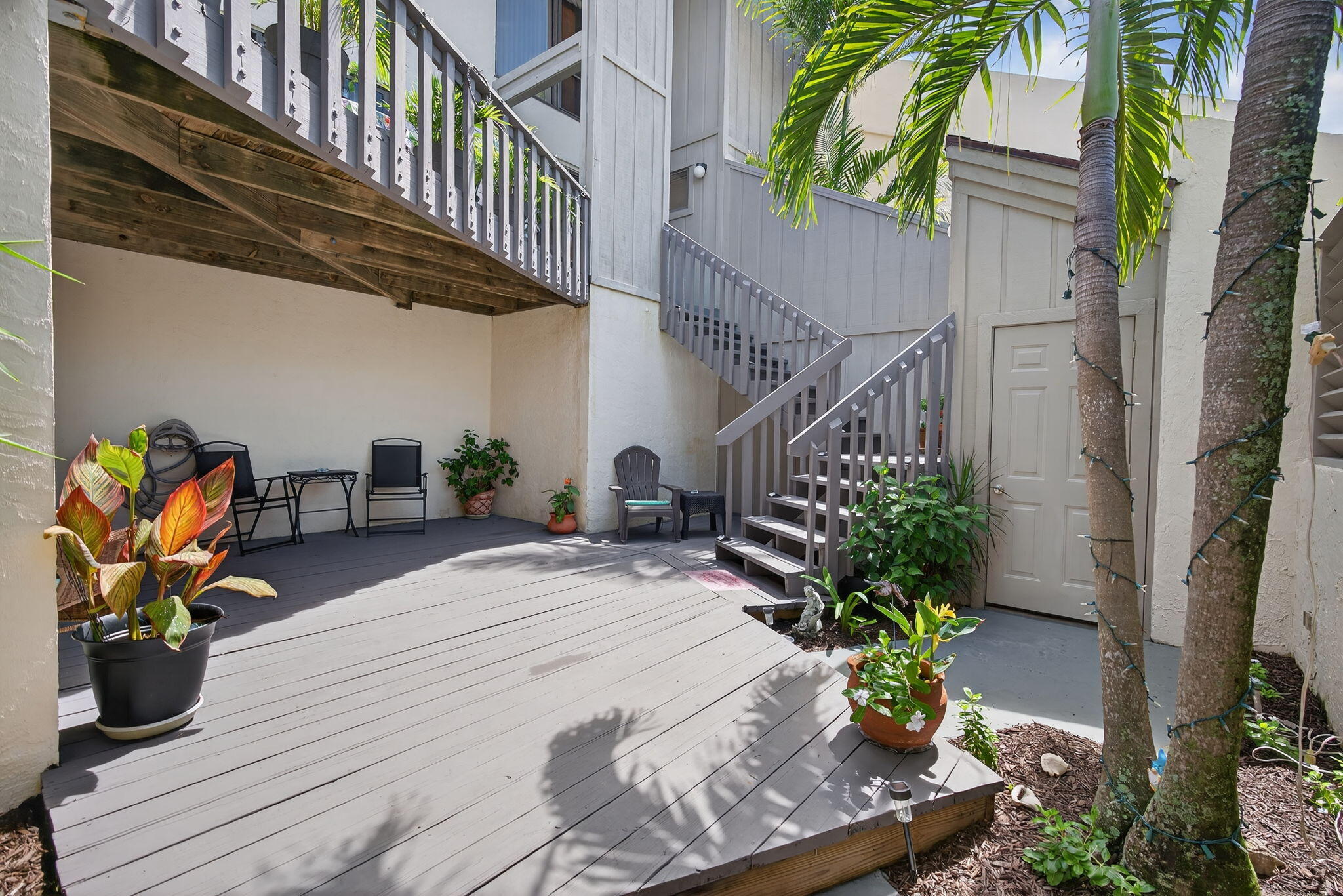 1605 Highway 1, Unit 8E Jupiter, FL 33477 - Photo 5 of 47 a vase with flowers sitting on a table