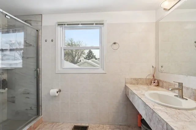 $555,000 | 810 Silver Rock Lane, Buffalo Grove, IL 60089