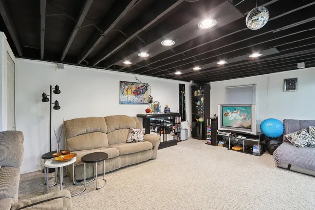 $555,000 | 810 Silver Rock Lane, Buffalo Grove, IL 60089