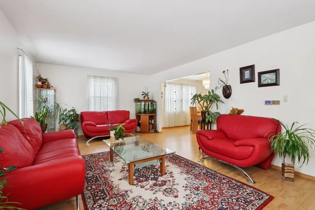 $555,000 | 810 Silver Rock Lane, Buffalo Grove, IL 60089