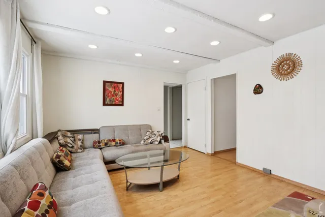 $555,000 | 810 Silver Rock Lane, Buffalo Grove, IL 60089