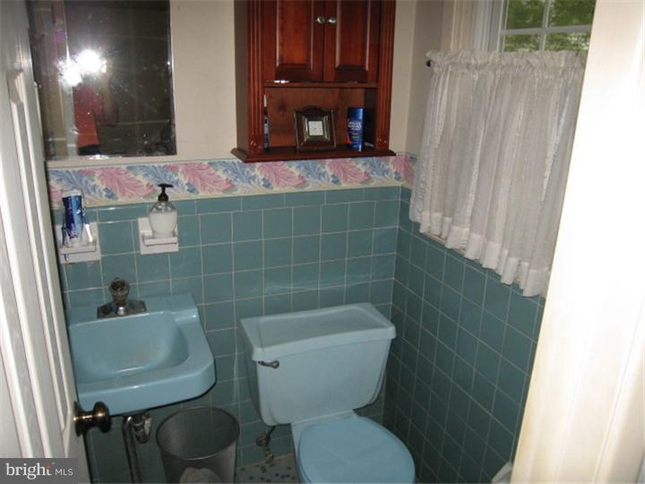 682 Brookwood Road Wayne, PA 19087 - Photo 22 of 22 Master Bathroom