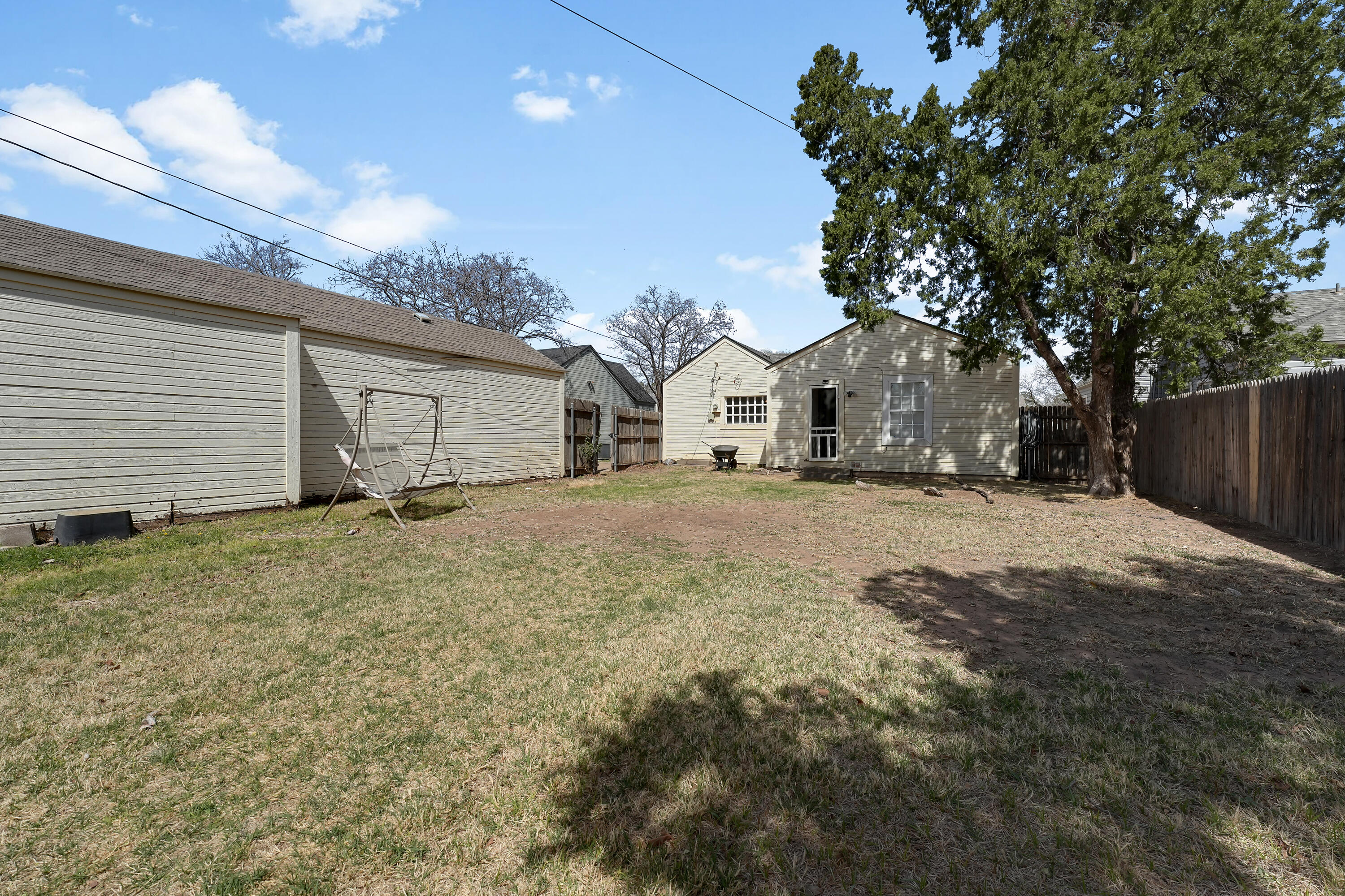 2419 25th Street Lubbock, TX 79411 - Photo 21 of 21 DSC00929