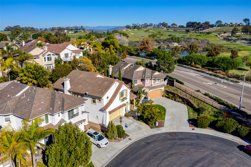 1172 Hampton Court Encinitas, CA 92024 - Photo 2 of 25 Gallery Image 2