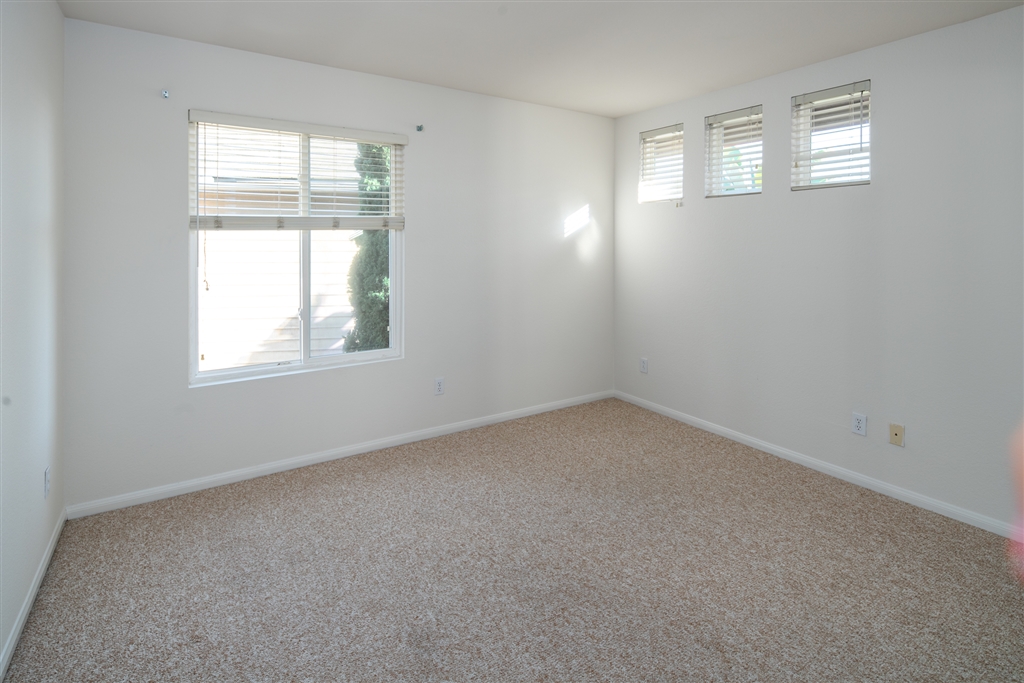1172 Hampton Court Encinitas, CA 92024 - Photo 15 of 25 Gallery Image 15