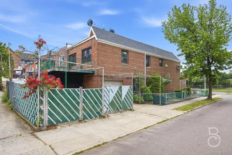 $1,150,000 | 63-01 Borden Avenue | Maspeth