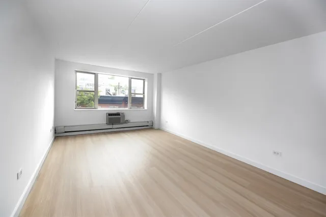 $5,795 | 301 Elizabeth Street, Unit 812 | NoHo