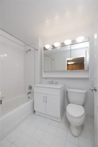 $5,650 | 301 Elizabeth Street, Unit 812 | NoHo