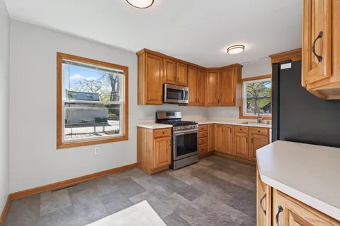 $325,000 | 2747 Jersey Avenue South, St. Louis Park, MN 55426