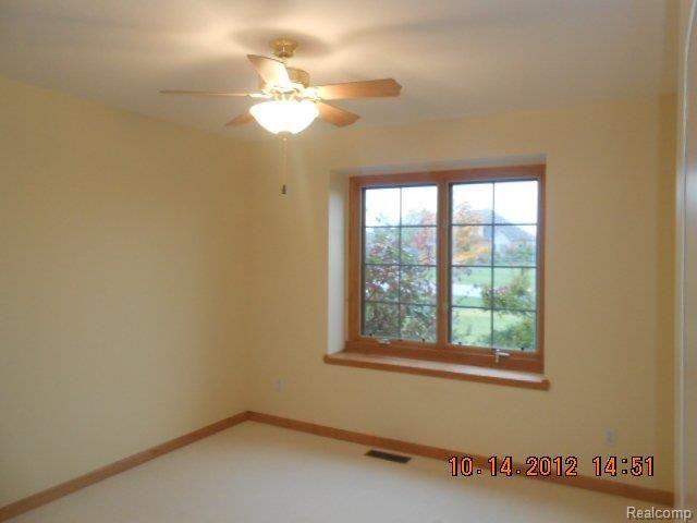 430 Golfview Way Monroe, MI 48162 - Photo 13 of 15 430 golfview Way 2nd bedrm.JPG