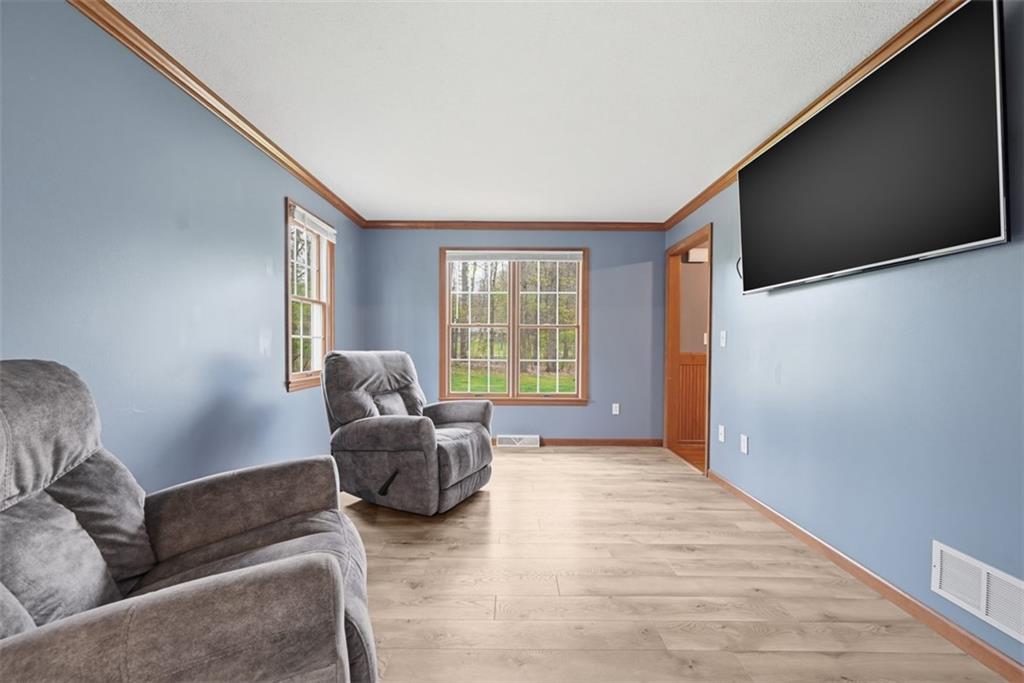 412 Golden Grove Road Baden, PA 15005 - Photo 11 of 50