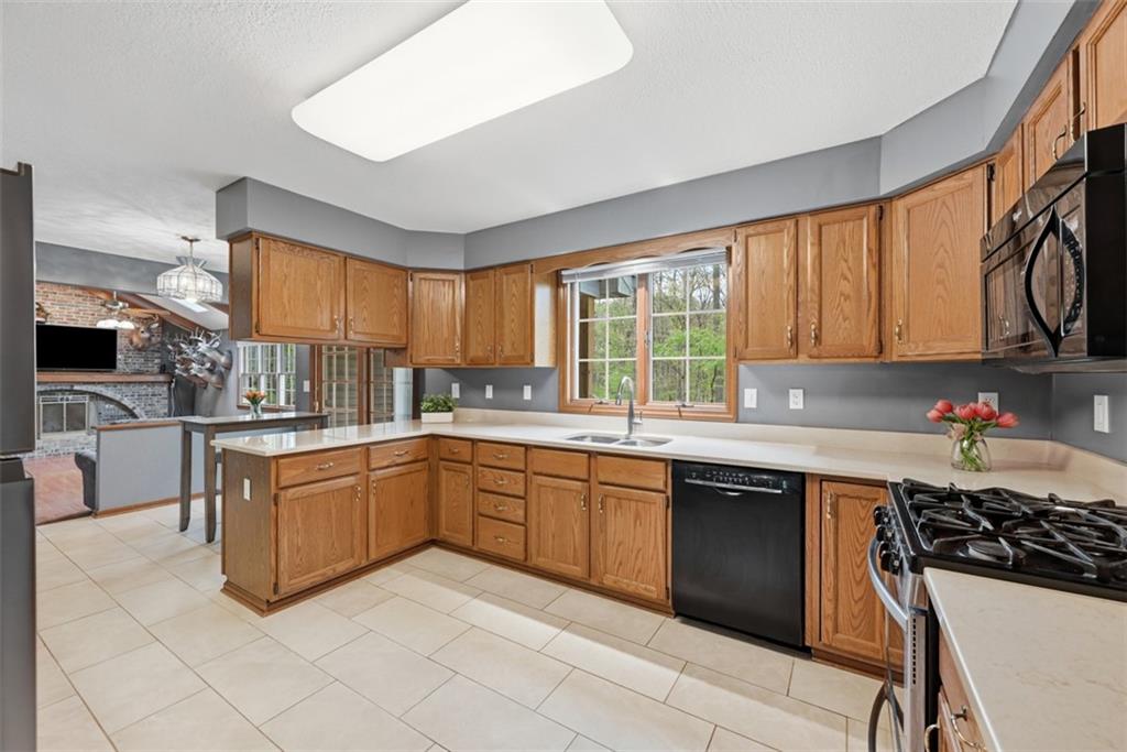 412 Golden Grove Road Baden, PA 15005 - Photo 15 of 50