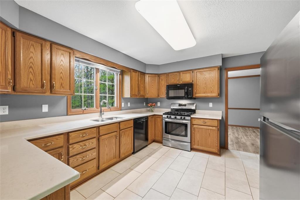 412 Golden Grove Road Baden, PA 15005 - Photo 16 of 50