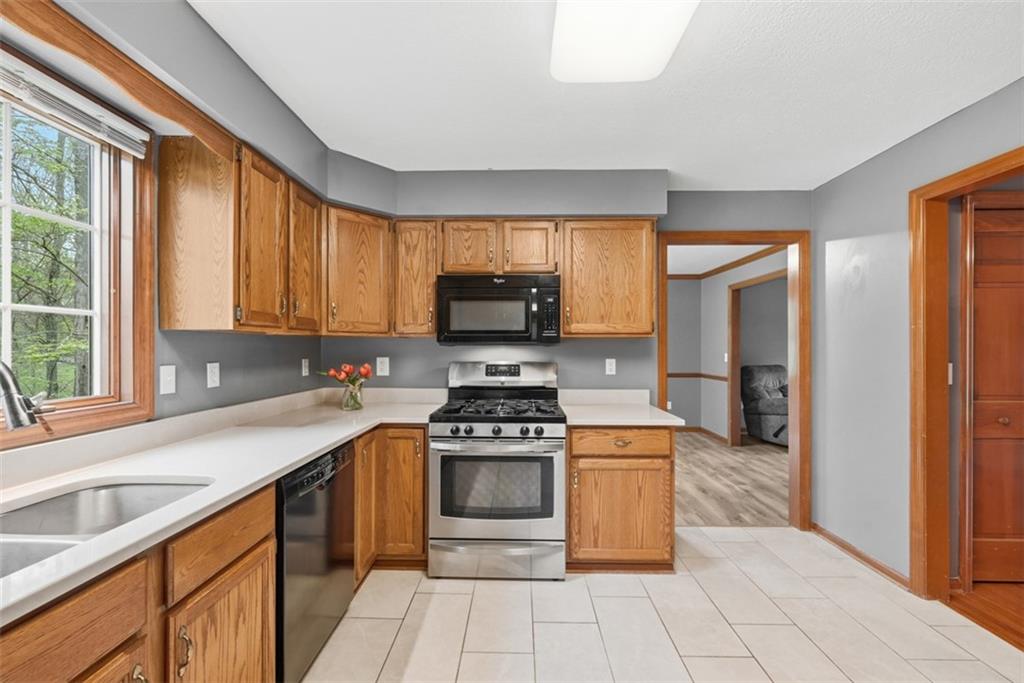 412 Golden Grove Road Baden, PA 15005 - Photo 17 of 50