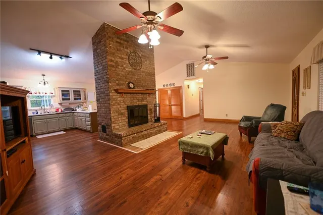 $343,000 | 24900 Englewood Lane, Lebanon, MO 65536