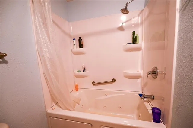 $343,000 | 24900 Englewood Lane, Lebanon, MO 65536