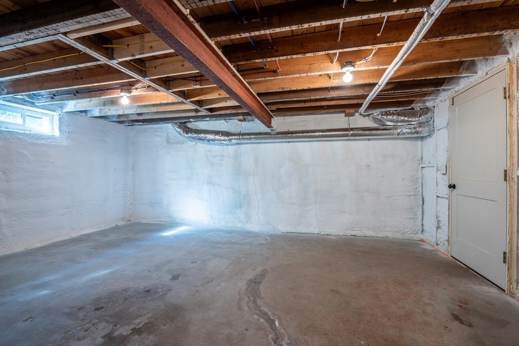 90 Memorial Drive Amherst, MA 01002 - Photo 32 of 38 a view of room