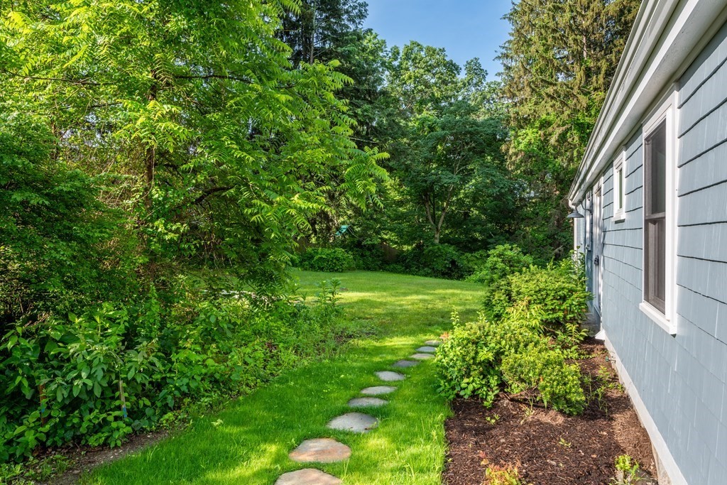90 Memorial Drive Amherst, MA 01002 - Photo 36 of 38 a view of yard with green space